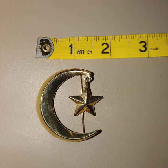 Vittorio Gold Tone Brooch Pin Vintage Crescent Moon Dangling Star Celestial - Picture 4 of 9